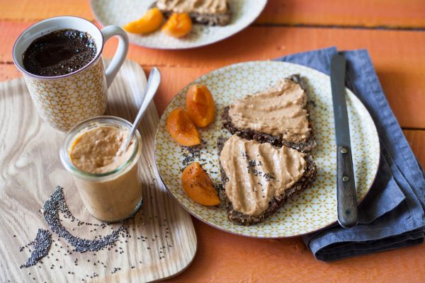 Aprikosenkonfitüre mit Leinöl-Mixtur Omega Orange