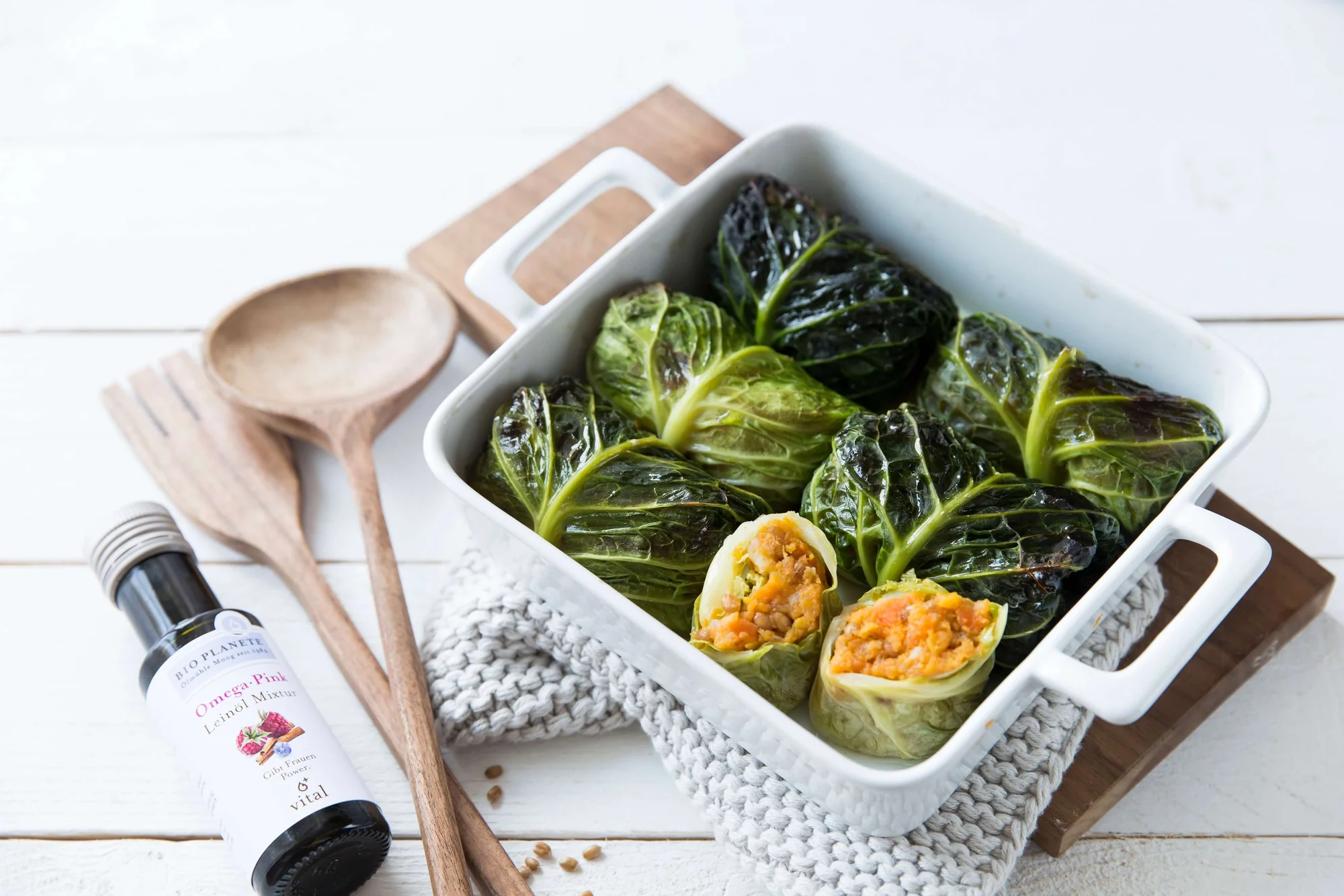 Wirsing gefüllt mit Süßkartoffel, Karotte und Pastinake mit BIO PLANETE Omega Pink Leinöl