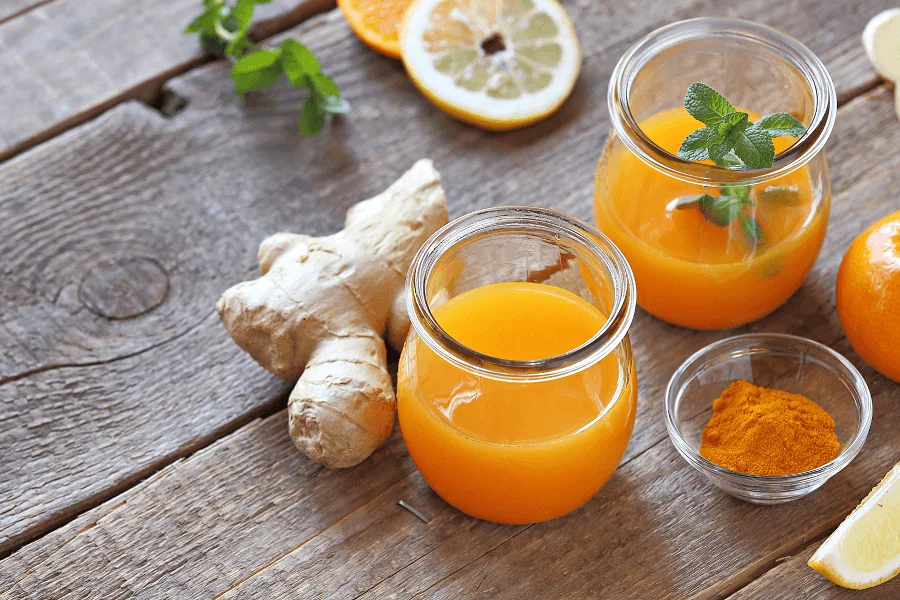 Ingwer-Kurkuma Shot mit Apfelessig mit BIO PLANETE Apfel-Balsamessig