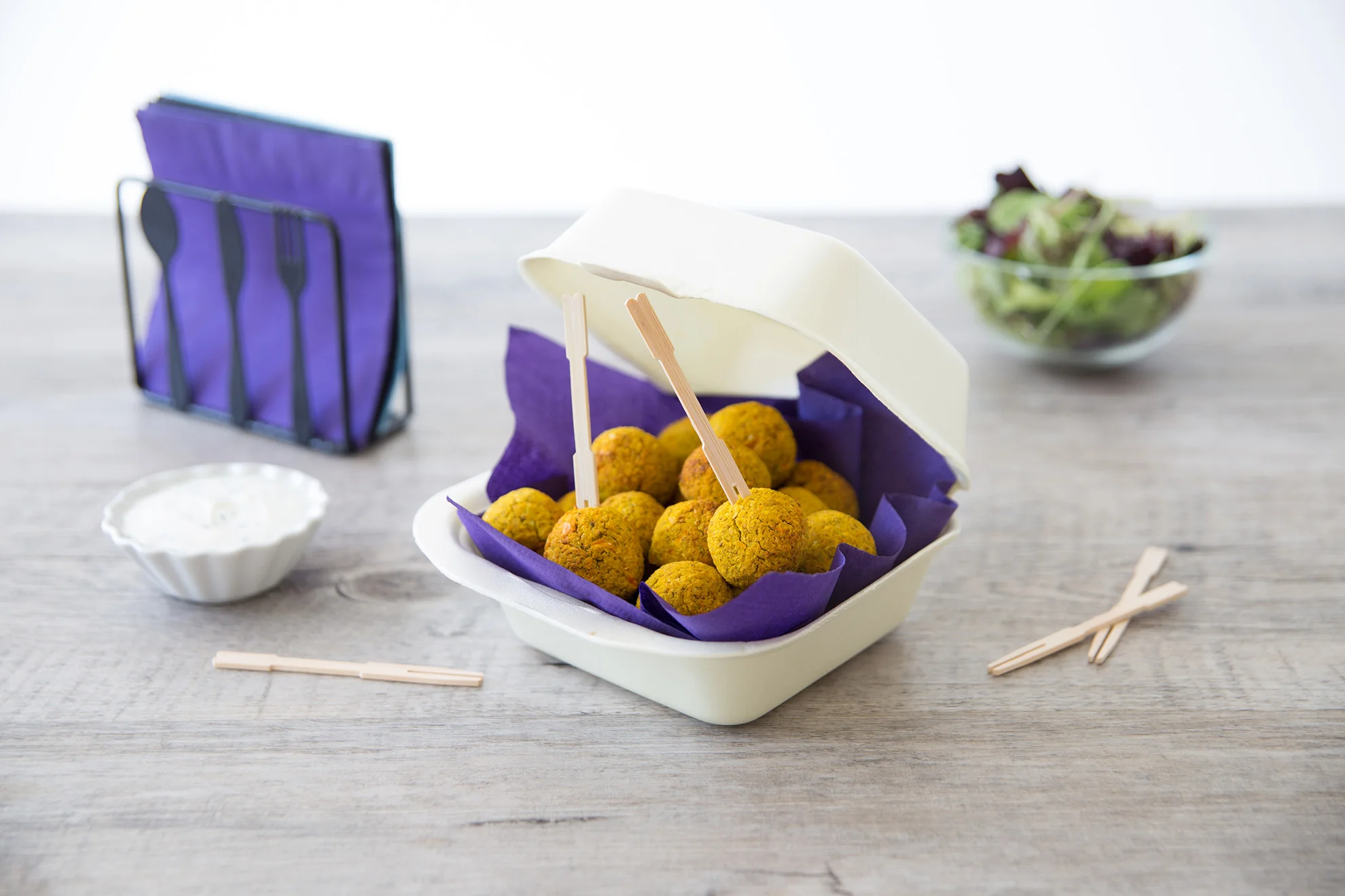 Kurkuma Falafel mit Olivenoel und Woköl