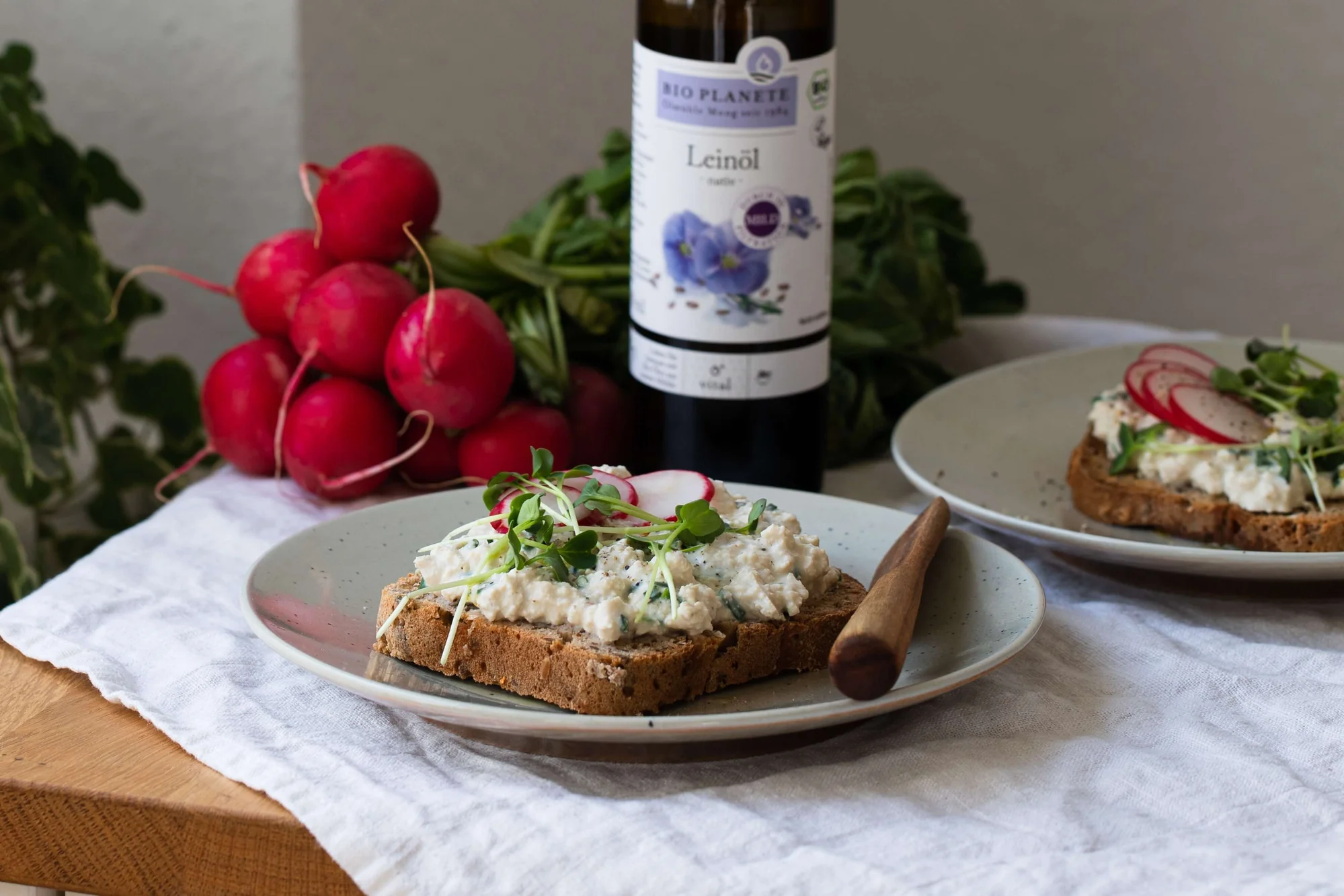 veganer Hüttenkäse mit BIO PLANETE Leinöl