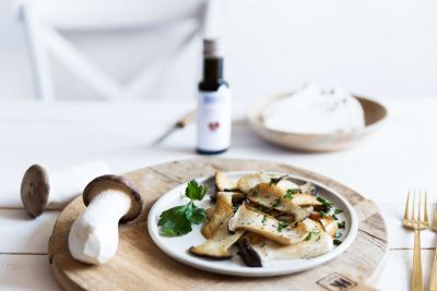 Seitling-Pfanne mit Knoblauch und Petersilie