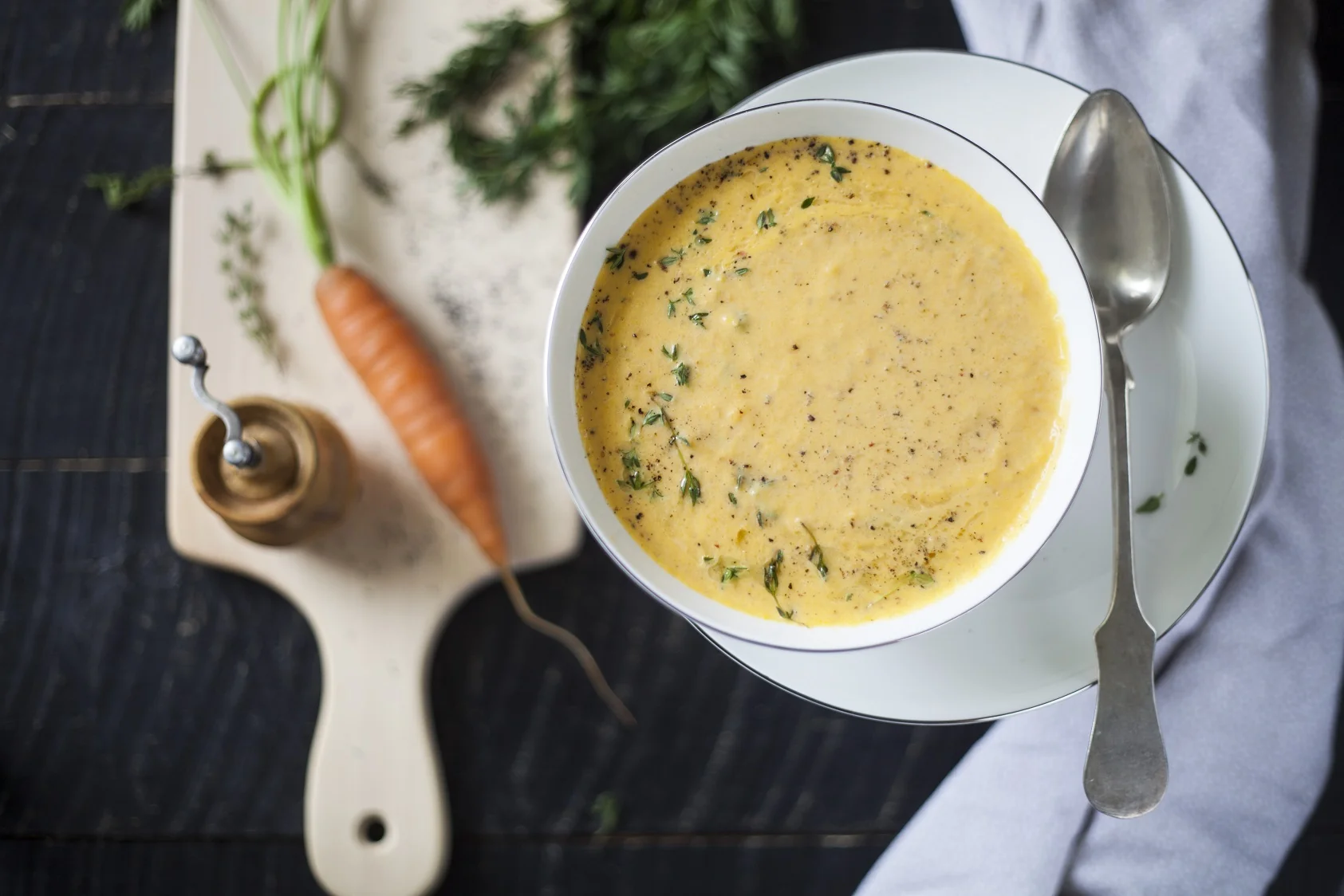 Karotten-Cremesuppe mit Haselnüssen mit BIO PLANETE Leindotteröl