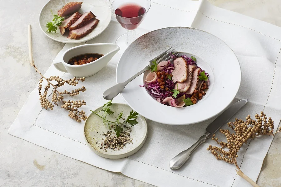 Knusprige Ente mit geröstetem Sesamöl