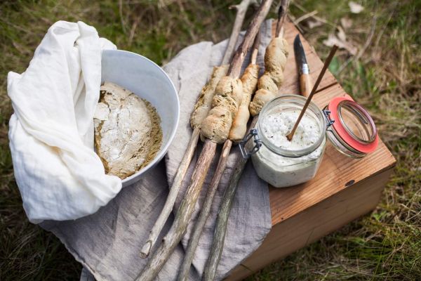 Leindotteröl-Dip mit Stockbrot
