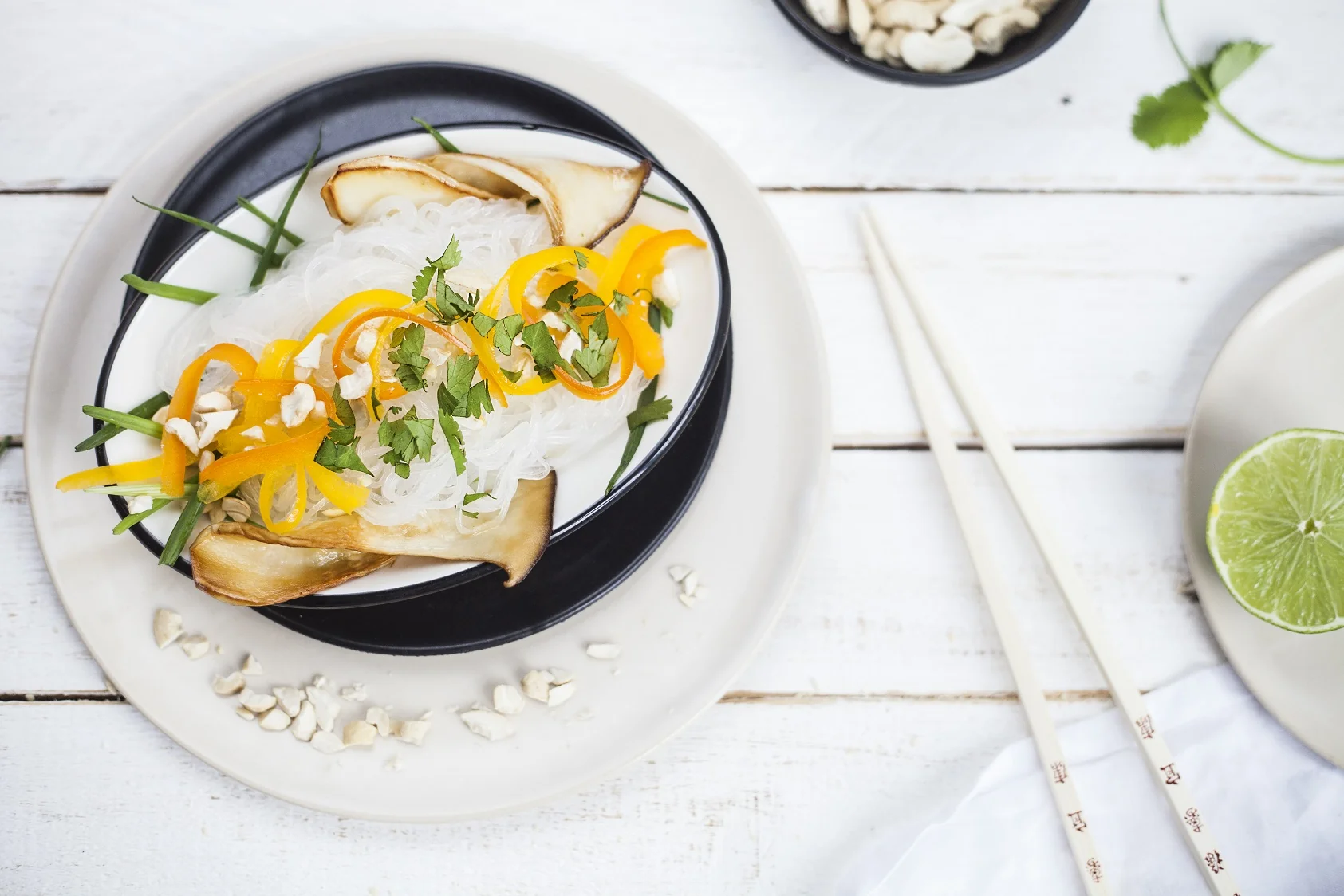 Glasnudelsalat mit Asia Dressing und BIO PLANETE Woköl