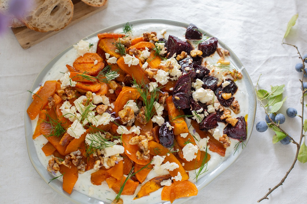 Ofengemüse mit Balsamico-Rote-Bete, Joghurt-Dill-Creme & Honigwalnüssen